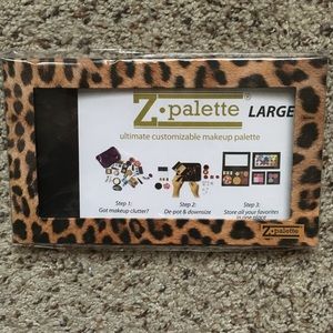 Brand New Z palette - Large
